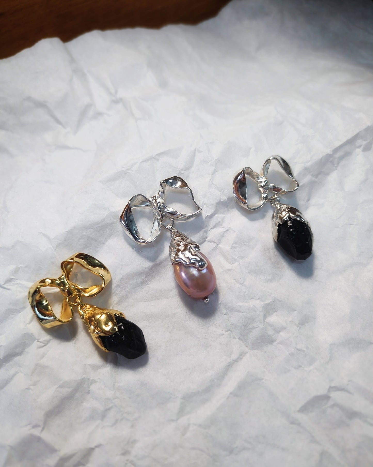 BOWS WITH TEARS EARRINGS