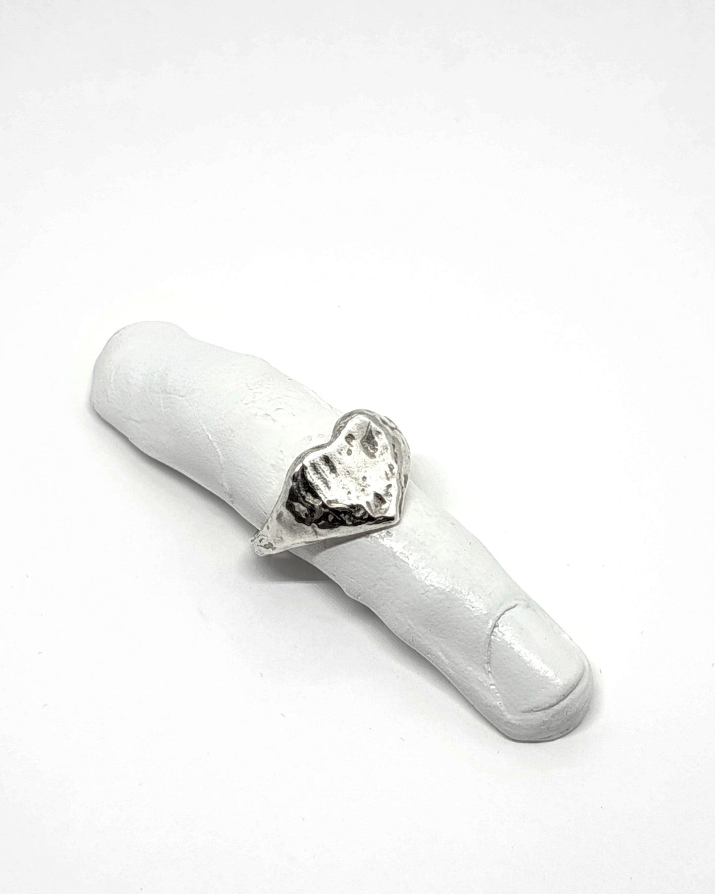 HEART RING