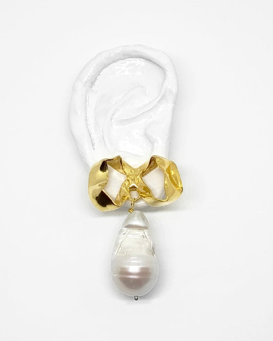 BOWS WITH WHITE TEARS EARRINGS