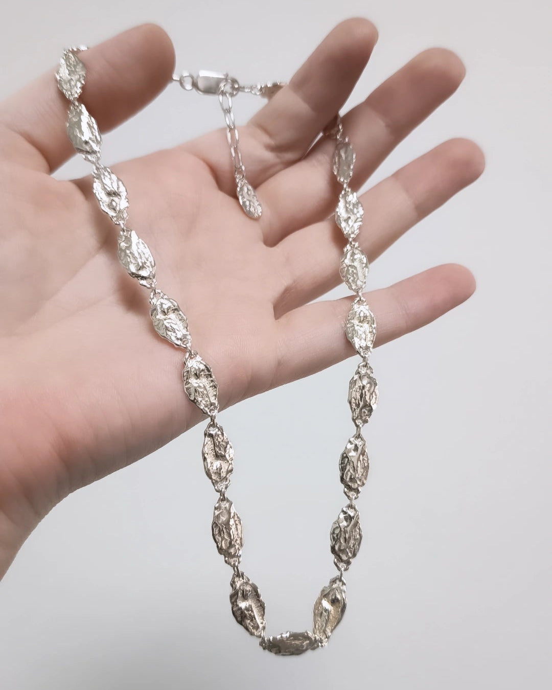 LA NIEBLA: Whisper Choker