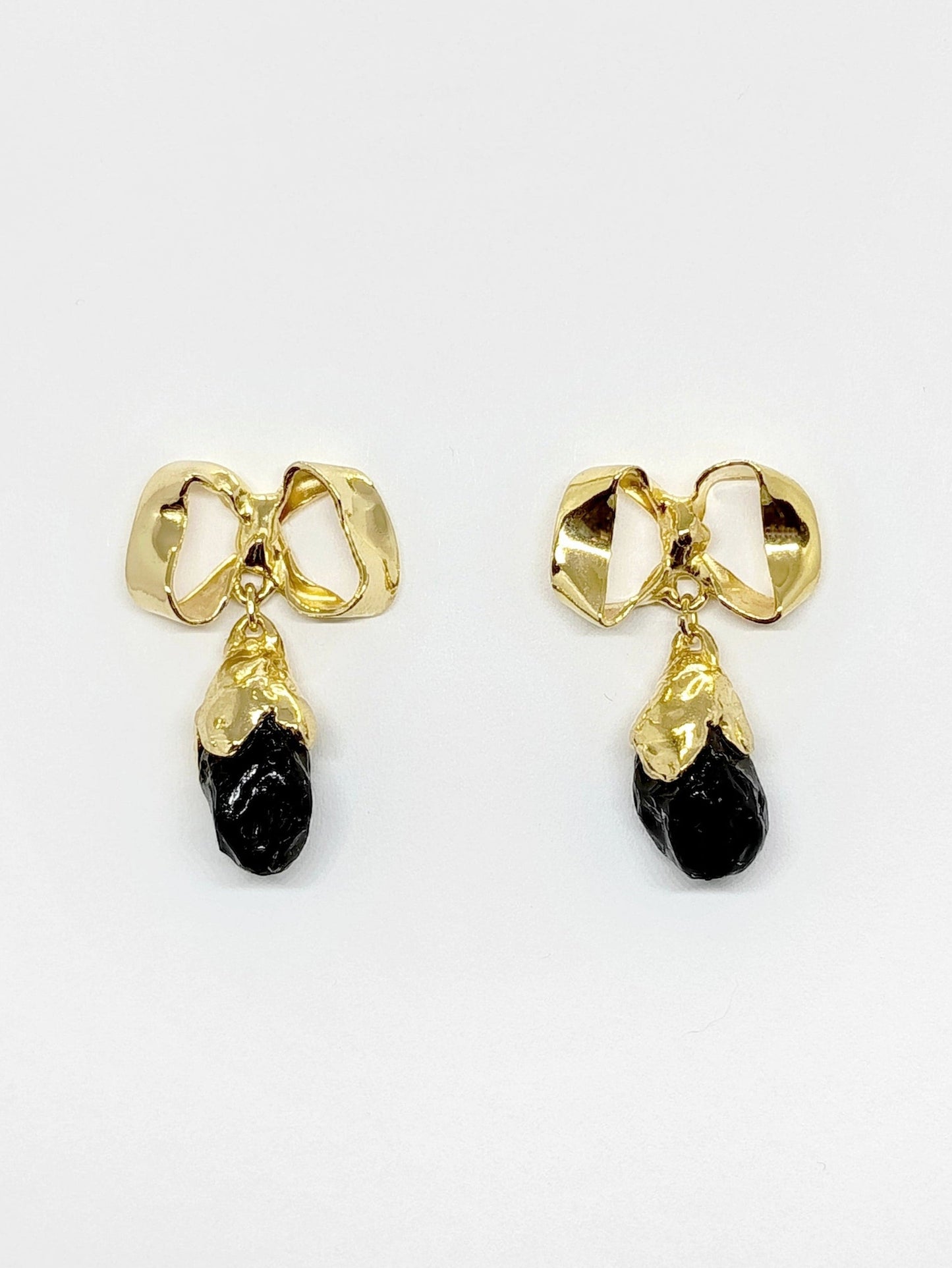 BOWS WITH BLACK TEARS EARRINGS