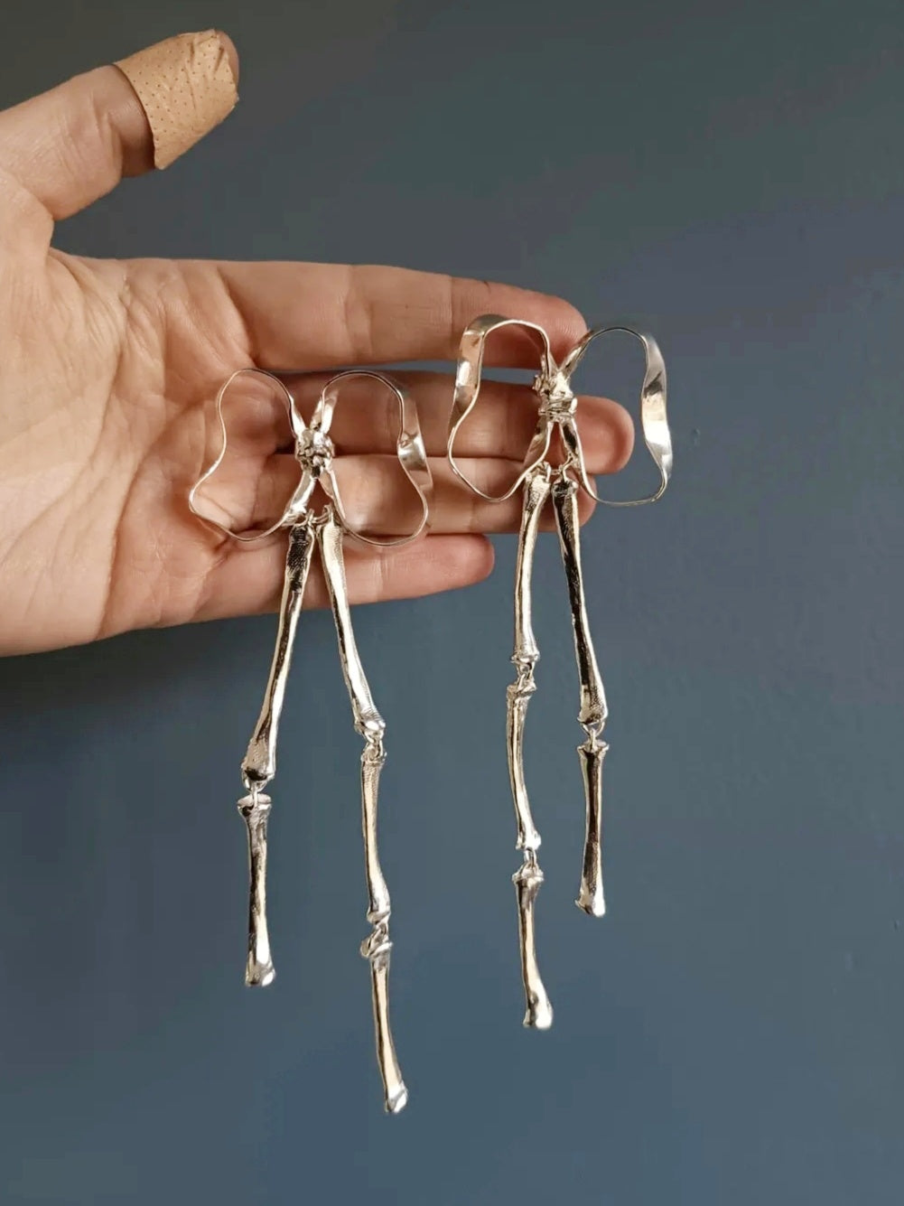 SKELETON BOWS EARRINGS