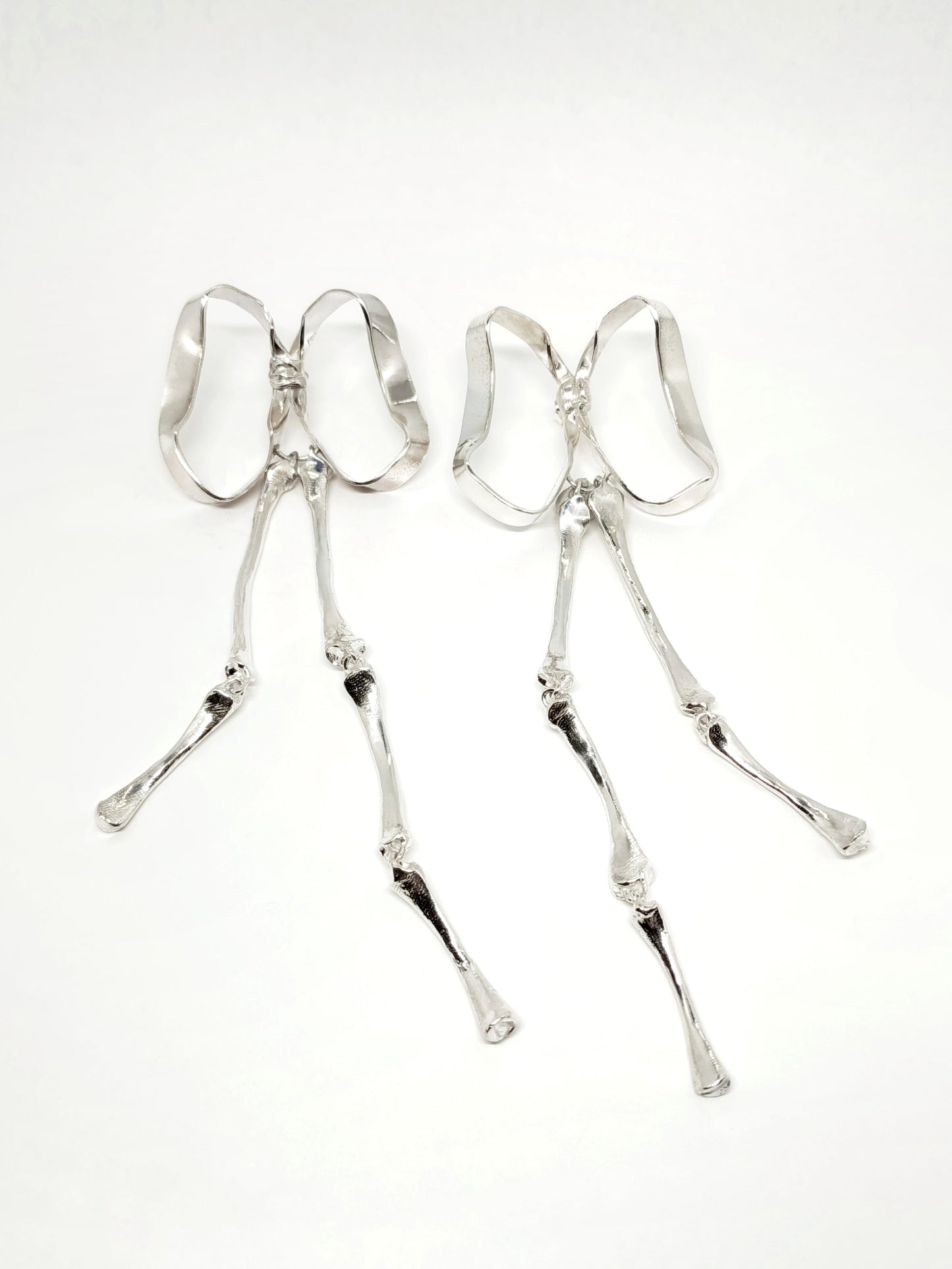 SKELETON BOWS EARRINGS